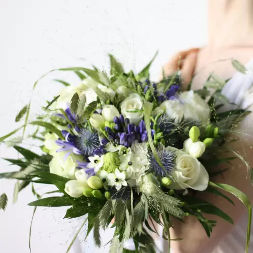 Bouquet champêtre violine et blanc