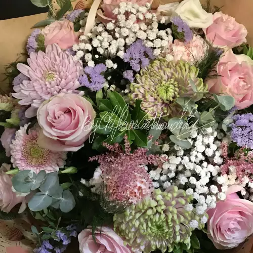 Bouquet du fleuriste , pour toutes les occasions nous savons nous adapter n’hésitez pas à nous faire confiance.