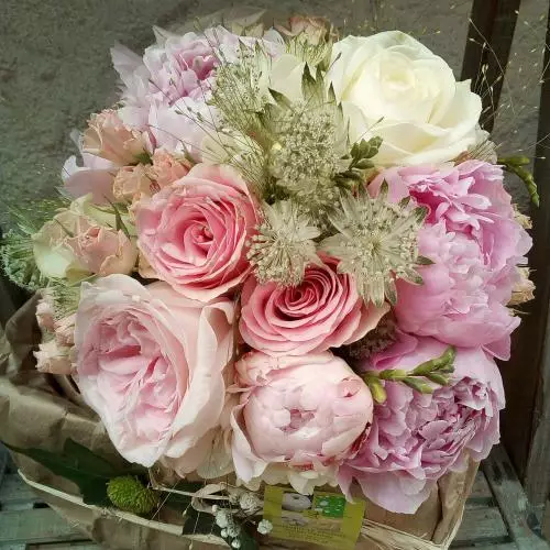 bouquet avec des pivoines