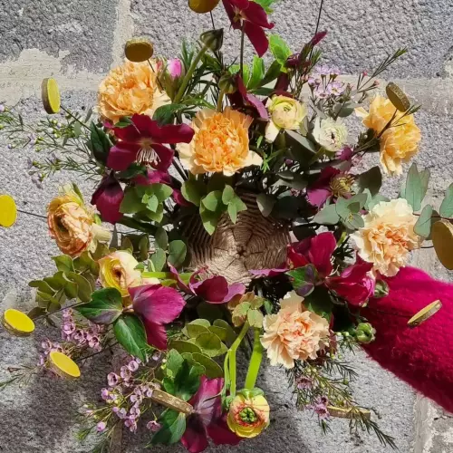 Bouquet sur structure, réalisée tout à la main de a à z