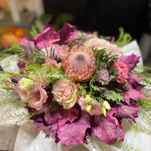 Un bouquet libre , une commande ou notre client a laissé les fleuristes créer une pièce unique