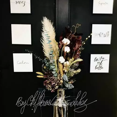 Nous travaillons également les fleurs séchées, réalisation boutique , pièce unique