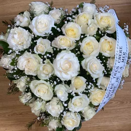 Cœur de roses blanche