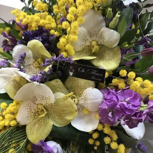 Bouquet de mimosa région orchidées vanda lisianthus