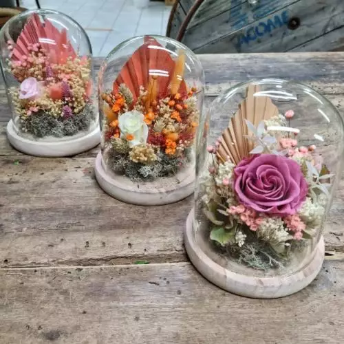 cloche en fleurs sechees