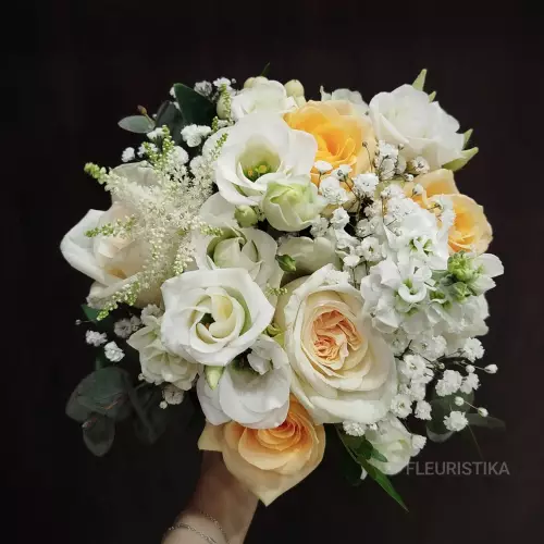 Bouquet de fleurs couleur pastel (blanc, crème )