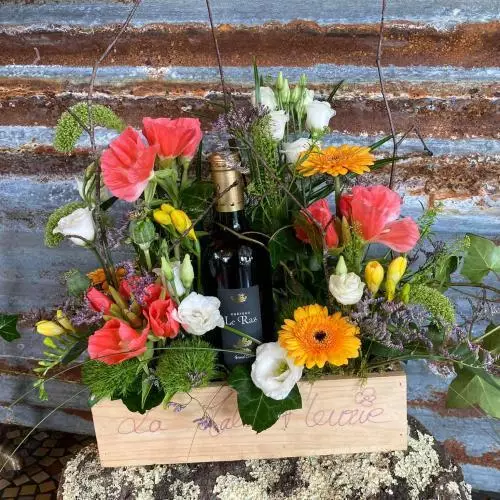 composition autour d'une bouteille de vin