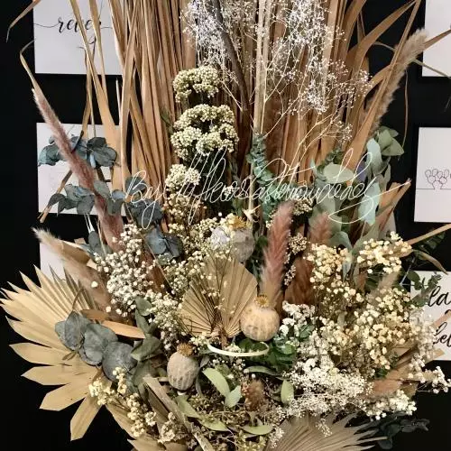 Du sur mesure pour un cabinet médical travail fleurs séchées réalisation boutique